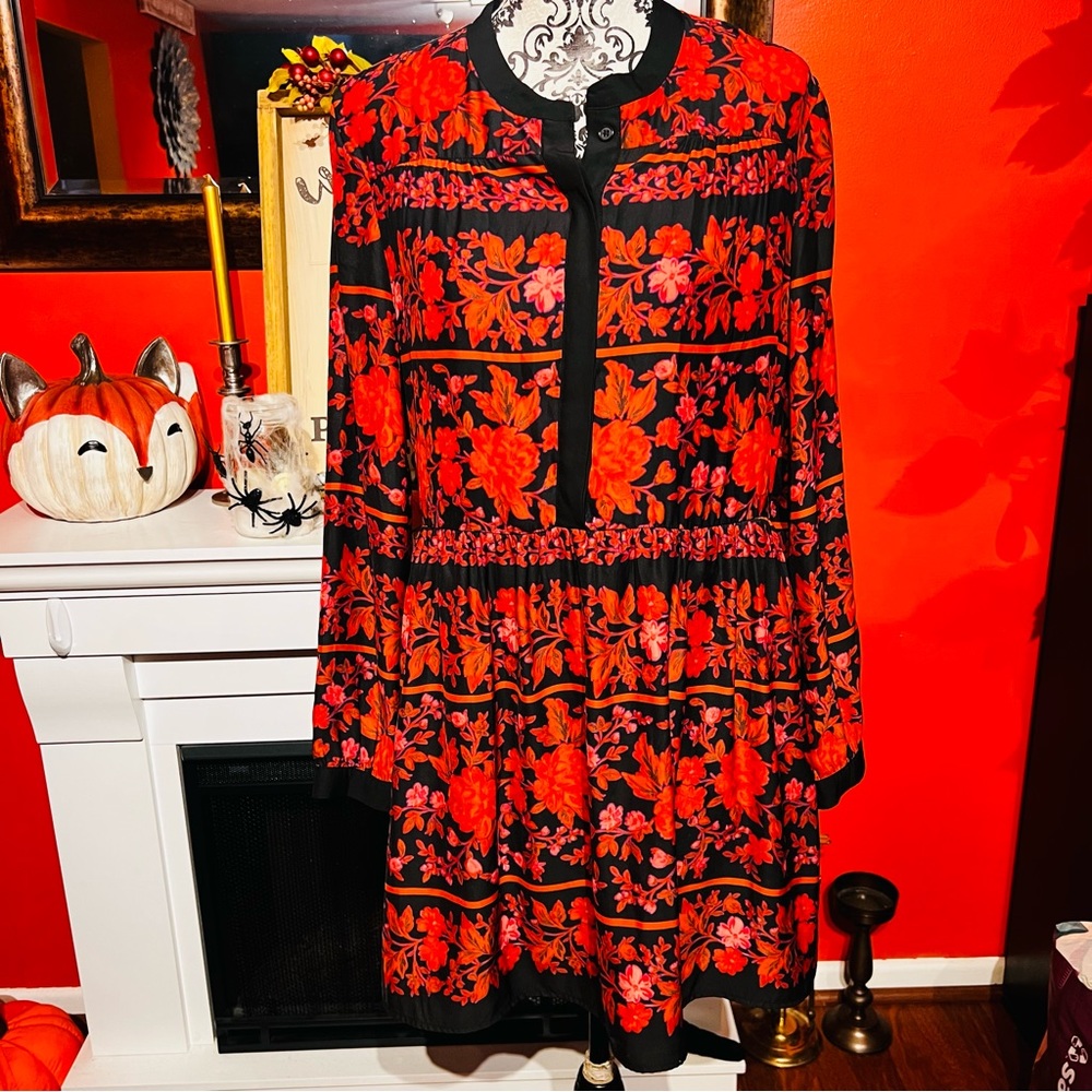 Cupcakes & Cashmere Floral Dress Size L